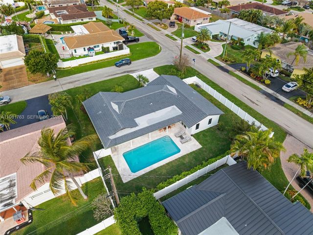 4460 NE 25th Ave, Lighthouse Point, FL 33064