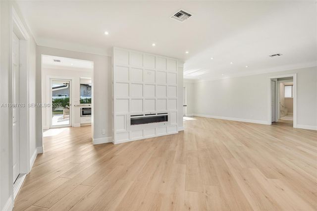 4460 NE 25th Ave, Lighthouse Point, FL 33064