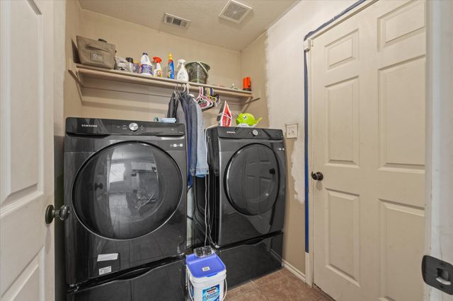 5045 E Rim Road, Dallas, TX 75211