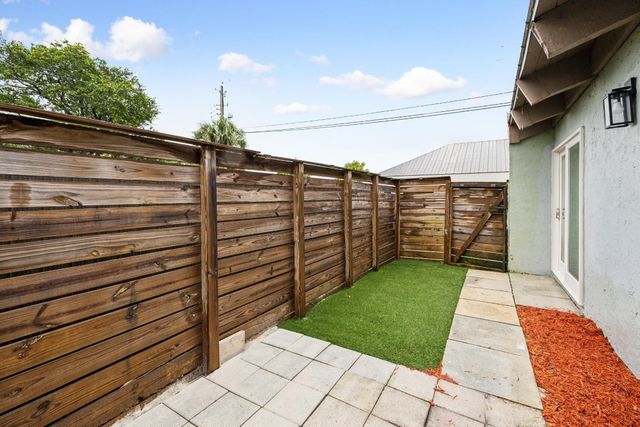 410 SE 13th Street 4, Fort Lauderdale, FL 33316