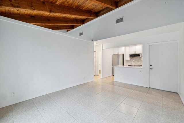 410 SE 13th Street 4, Fort Lauderdale, FL 33316