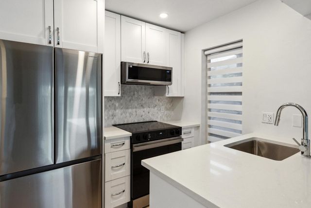 410 SE 13th Street 4, Fort Lauderdale, FL 33316