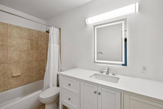 410 SE 13th Street 4, Fort Lauderdale, FL 33316