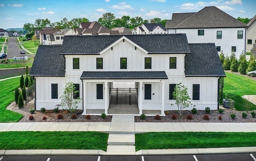 1425 Round Hill Lane, Spring Hill, TN 37174