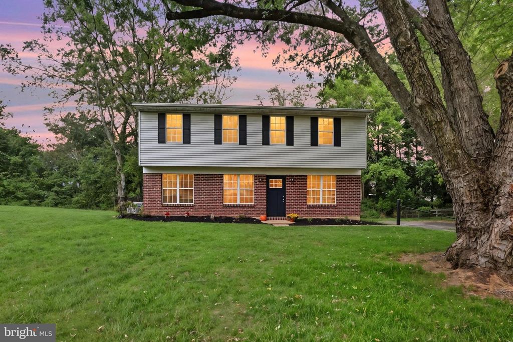 4119 GREYWOOD DR, York, PA 17402