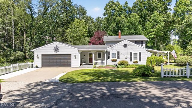 612 Sunrise Park, Genoa Township, MI 48843