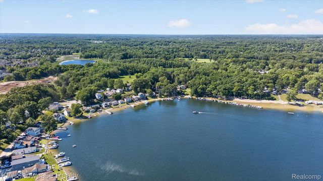 612 Sunrise Park, Genoa Township, MI 48843