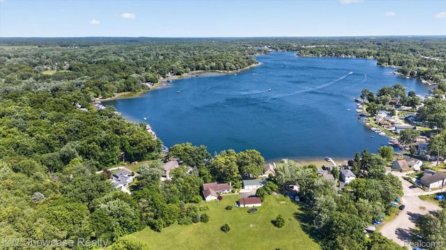 612 Sunrise Park, Genoa Township, MI 48843