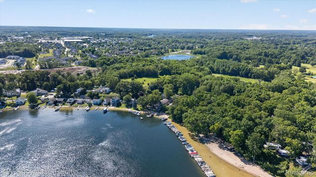 612 Sunrise Park, Genoa Township, MI 48843