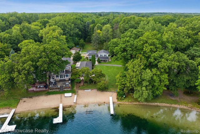 612 Sunrise Park, Genoa Township, MI 48843