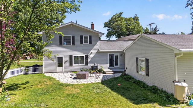 612 Sunrise Park, Genoa Township, MI 48843