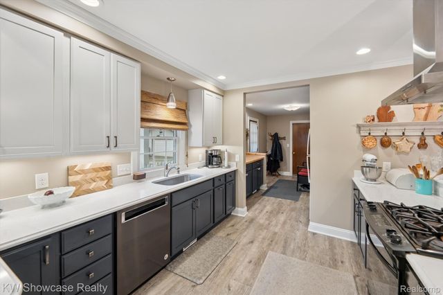 612 Sunrise Park, Genoa Township, MI 48843
