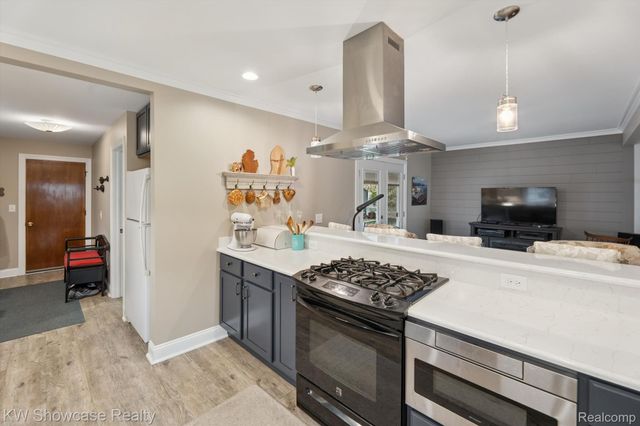 612 Sunrise Park, Genoa Township, MI 48843