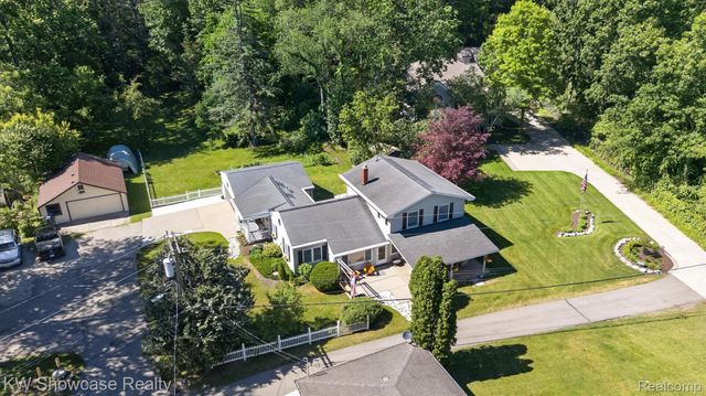 612 Sunrise Park, Genoa Township, MI 48843