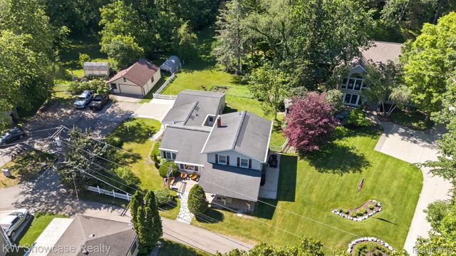 612 Sunrise Park, Genoa Township, MI 48843