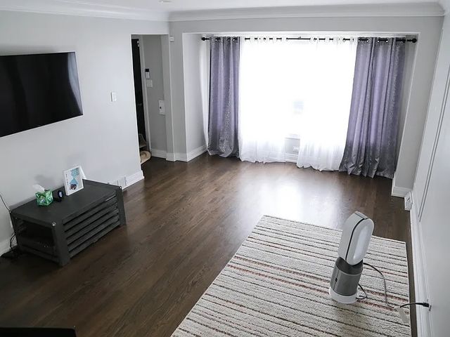 5209 S Moody Avenue, Chicago, IL 60638