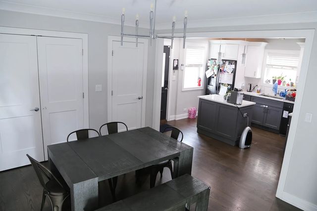 5209 S Moody Avenue, Chicago, IL 60638