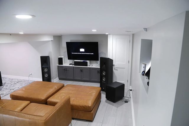 5209 S Moody Avenue, Chicago, IL 60638