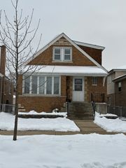 5209 S Moody Avenue, Chicago, IL 60638