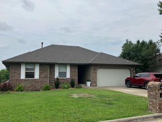 2030 E Charles Street, Republic, MO 65738