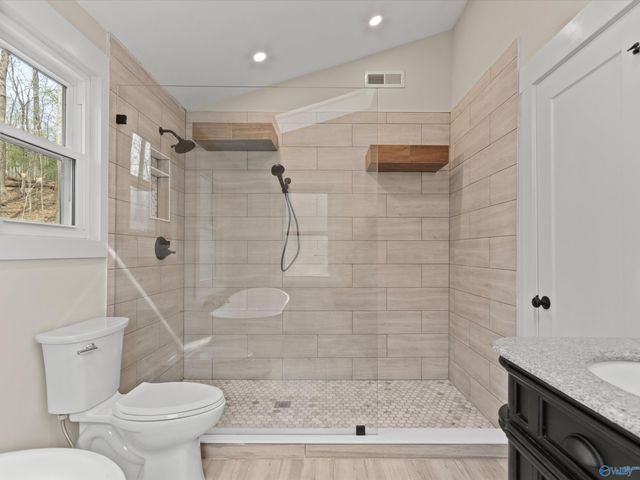 8832 Curtis Road, Athens, AL 35614