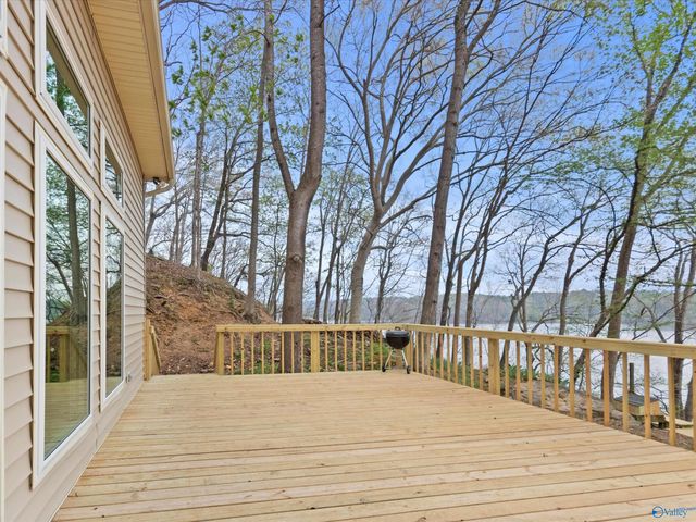 8832 Curtis Road, Athens, AL 35614