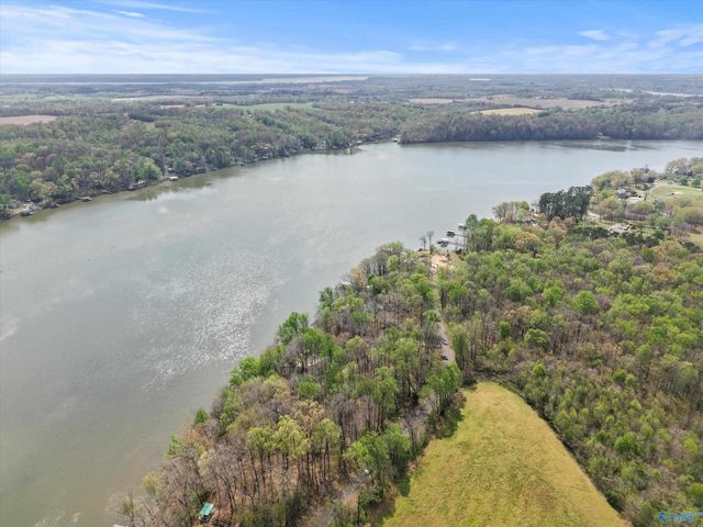 8832 Curtis Road, Athens, AL 35614