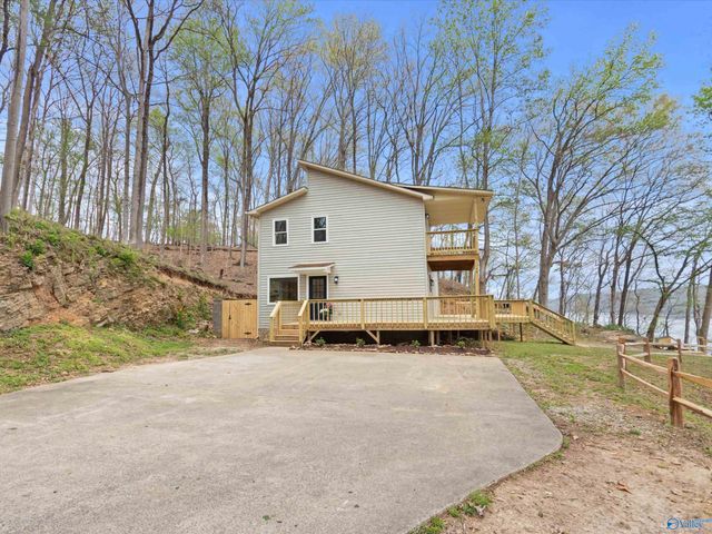 8832 Curtis Road, Athens, AL 35614