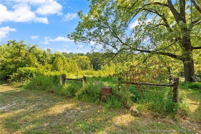 15116 Wilson Switch Road, Borden, IN 47106