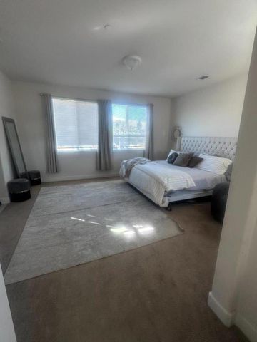 755 Alicante Drive, Hollister, CA 95023