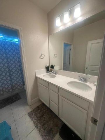 755 Alicante Drive, Hollister, CA 95023
