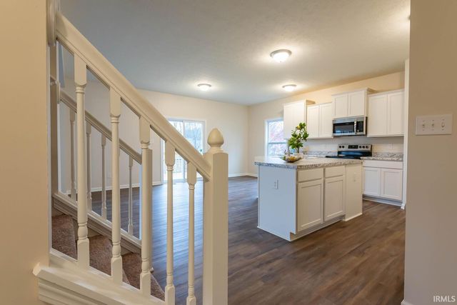 1018 E Rachel Way, Ellettsville, IN 47429