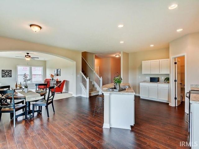 1018 E Rachel Way, Ellettsville, IN 47429