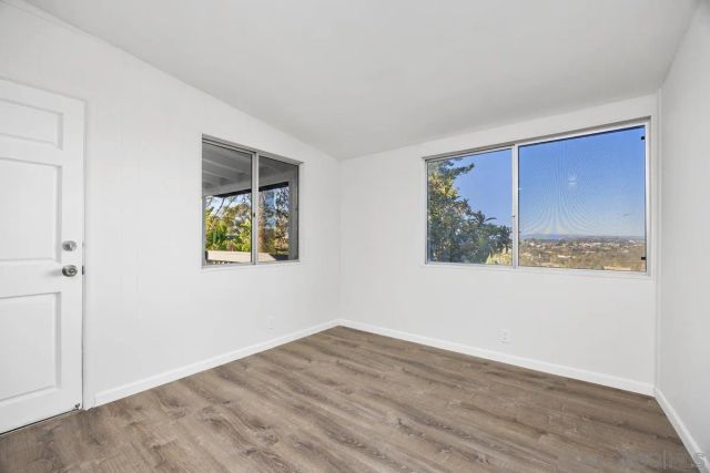 601 Corona Ct, Vista, CA 92081