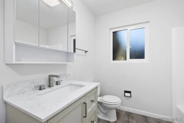 601 Corona Ct, Vista, CA 92081