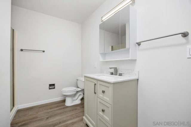 601 Corona Ct, Vista, CA 92081