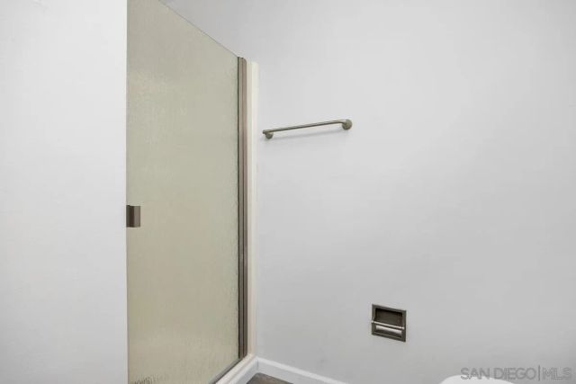 601 Corona Ct, Vista, CA 92081