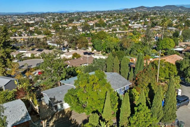 601 Corona Ct, Vista, CA 92081