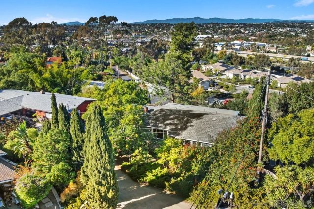 601 Corona Ct, Vista, CA 92081