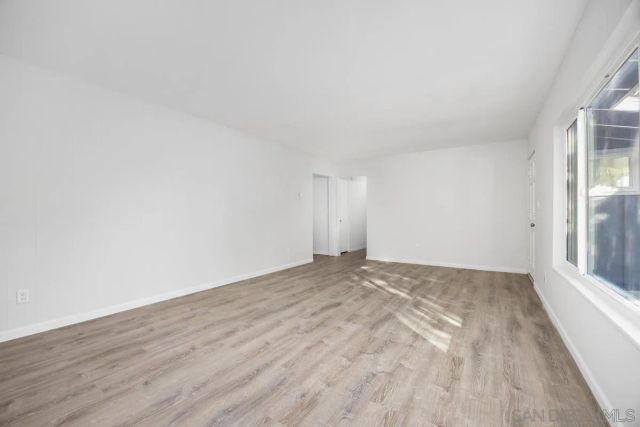 601 Corona Ct, Vista, CA 92081