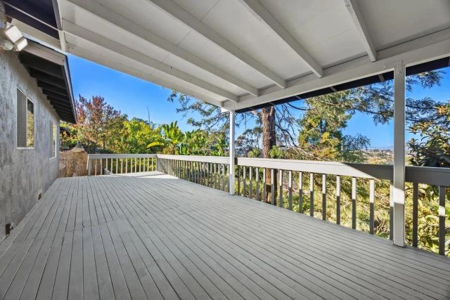 601 Corona Ct, Vista, CA 92081