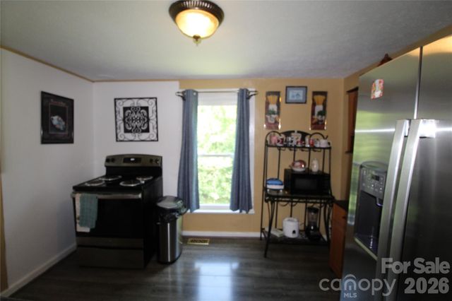 438 Folk Street NW, Lenoir, NC 28645