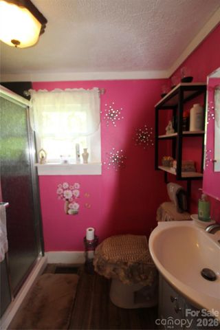 438 Folk Street NW, Lenoir, NC 28645
