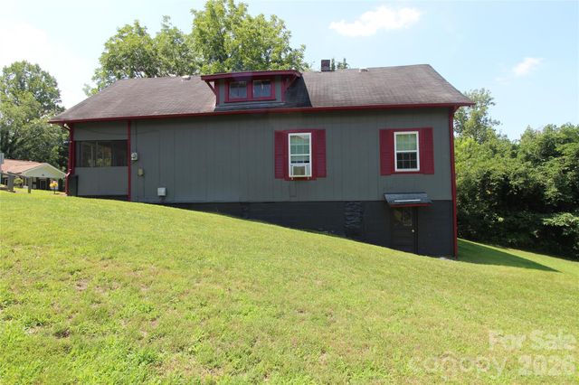 438 Folk Street NW, Lenoir, NC 28645