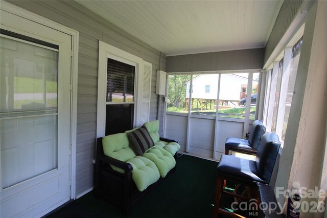 438 Folk Street NW, Lenoir, NC 28645