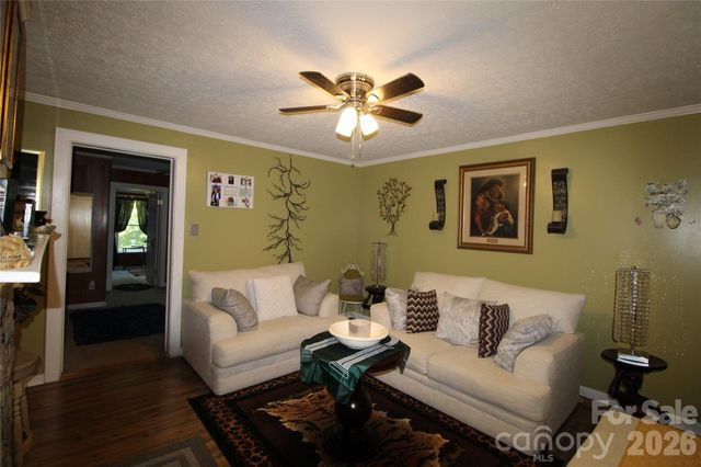 438 Folk Street NW, Lenoir, NC 28645