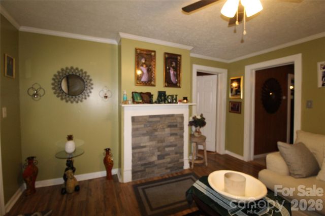 438 Folk Street NW, Lenoir, NC 28645
