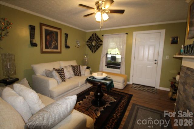 438 Folk Street NW, Lenoir, NC 28645