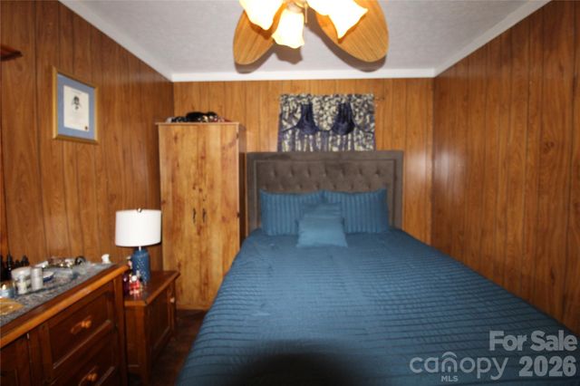 438 Folk Street NW, Lenoir, NC 28645