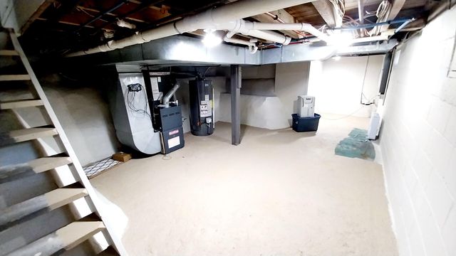 240 W Battle Creek Street, Galesburg, MI 49053